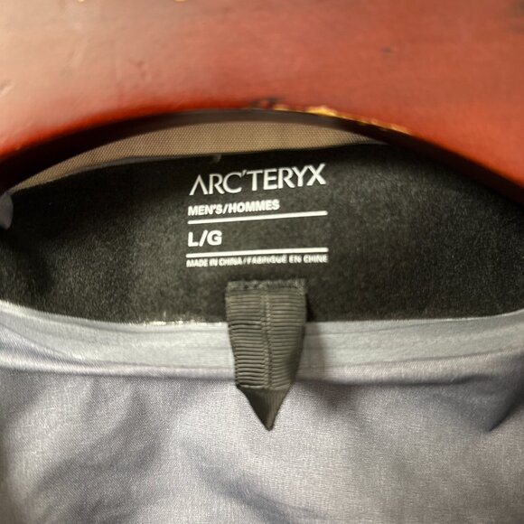 Women's Arcteryx BETA LT Jacket Solid Color Casual Sports Waterproof  Size L - Picture 8 of 10